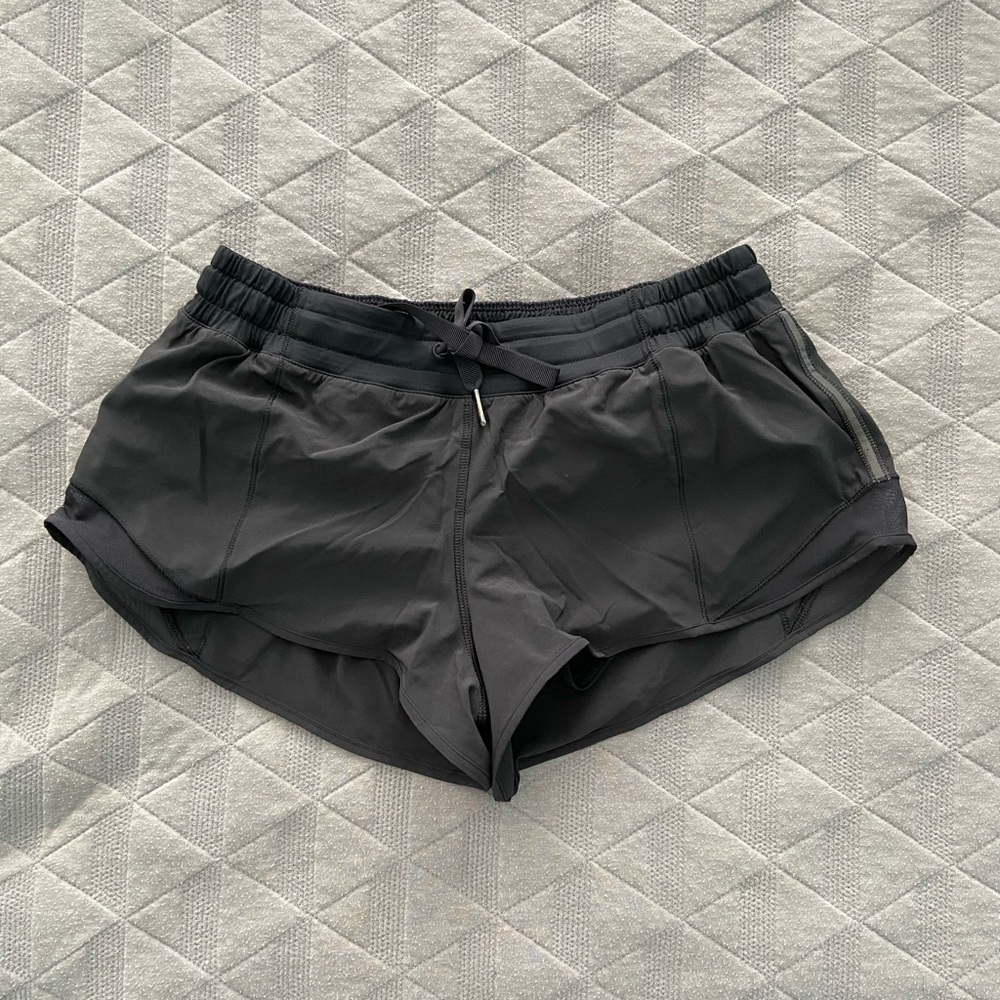 lululemon hotty hot athletic shorts